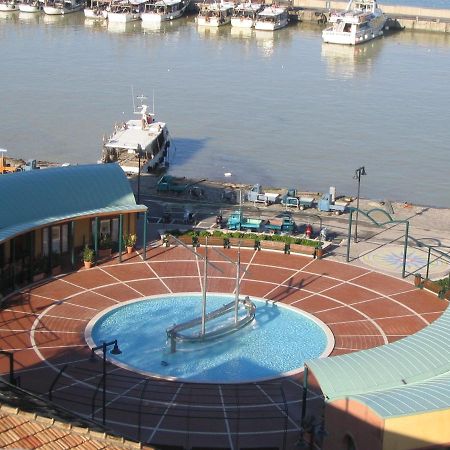 Residence Darsena Каттолика Экстерьер фото